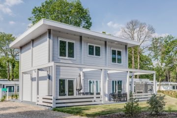 Een modern wit vakantiehuis