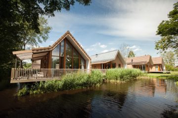 Water met huisjes Landal bij Reeuwijkse plassen