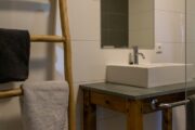 Badkamer van boerderij in Ansen