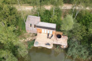 Drijvende hut midden in de natuur in Frankrijk