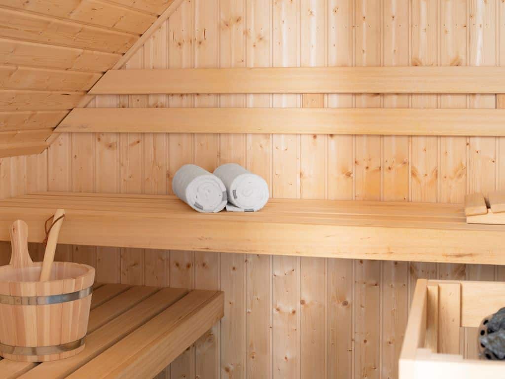Wellnesshuisje met sauna bij Waterresort Bloksyl